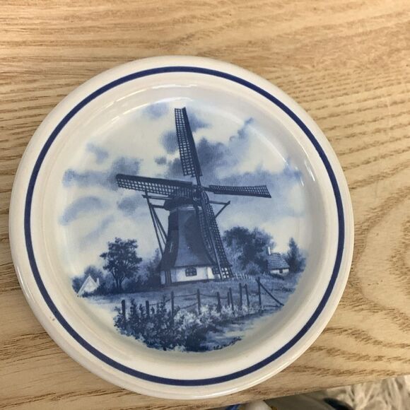 Bundle Of Small Dutch Themed Blue &  White Ceramic Decor Pieces Windmill - Picture 9 of 17